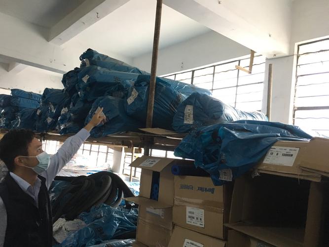 巡查复查深圳市龙华新区和兴五金交电行,仓库货物堆放过高.已整改